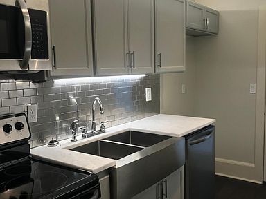 Building Photo - 3805 southridge dr