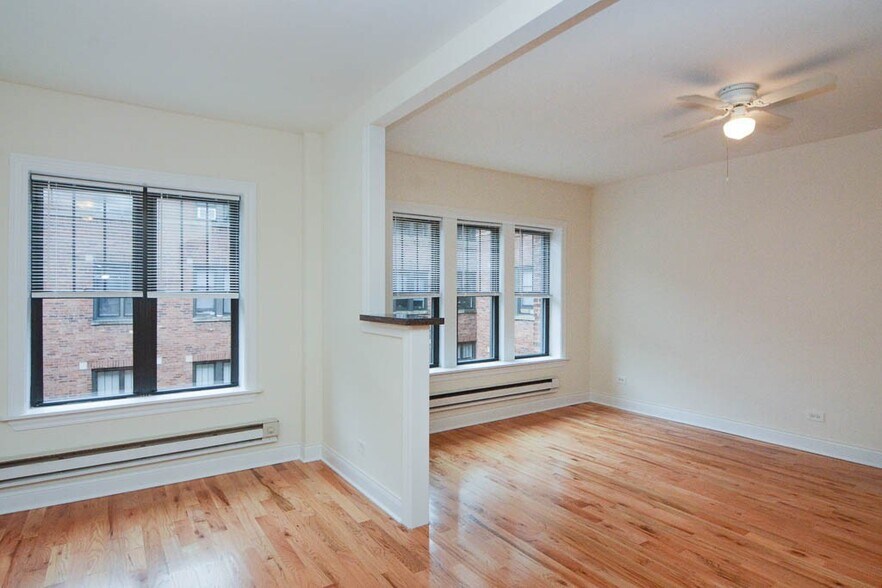 Building Photo - 629 W Cornelia Ave