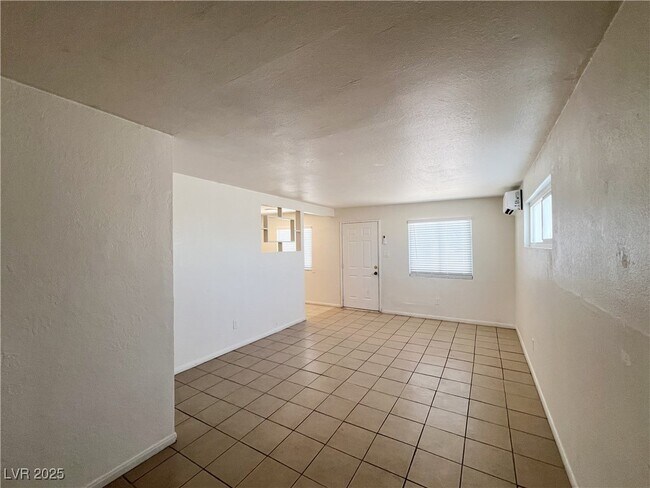 Building Photo - 2030 Sunrise Ave