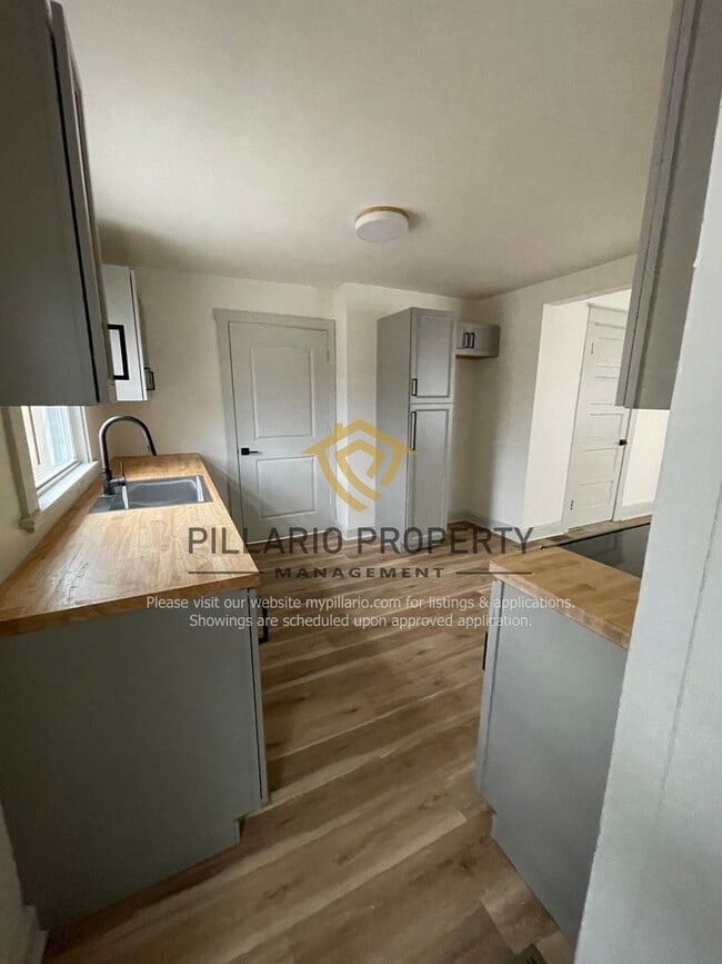 Building Photo - Renovated 3 Bedroom Home in Tuxedo Park, Available NOW!
