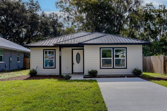 Primary Photo - Spacious 4BR/2BA Home in Gainesville’s Heart