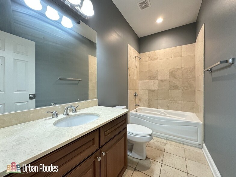 Building Photo - 3721 N Clifton Ave
