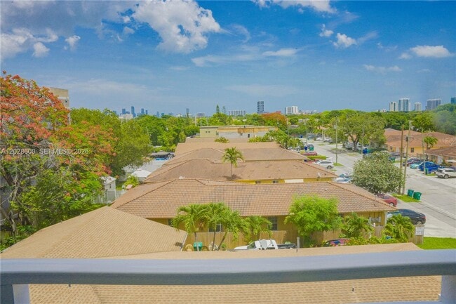 Building Photo - 2665 SW 37th Ave
