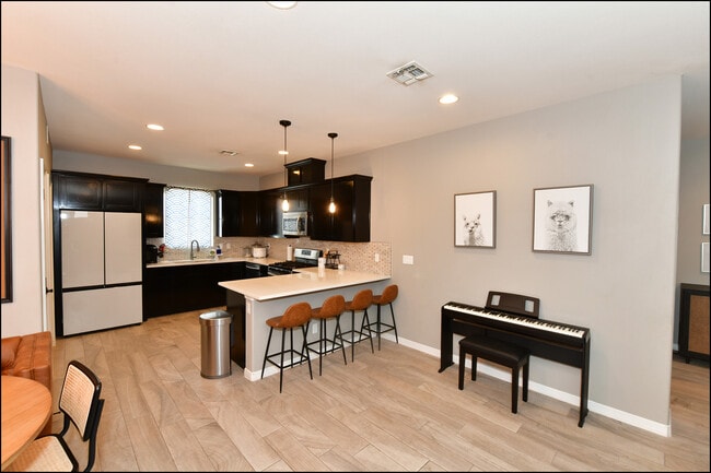 Building Photo - 13187 Borwick Rd