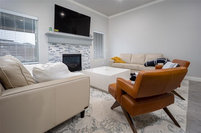 Building Photo - 18644 Groveton Blvd