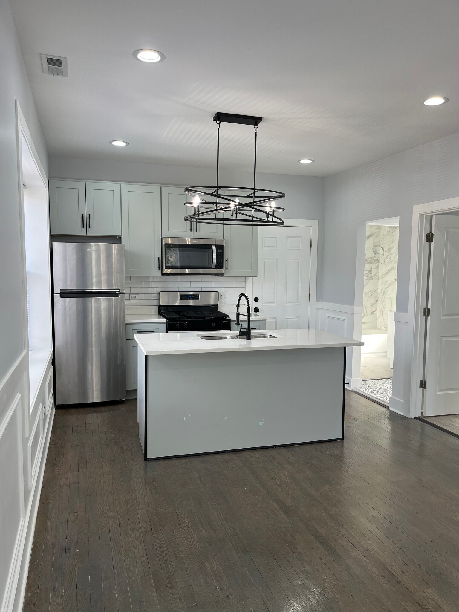 Building Photo - 5033 W Wabansia Ave