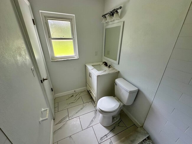 Building Photo - Fully remodeled 3/2 home for rent in the h...