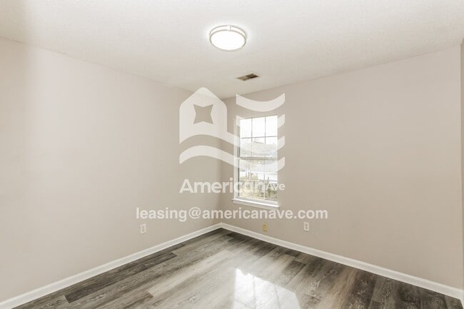 Building Photo - 104 Creek Way Ln