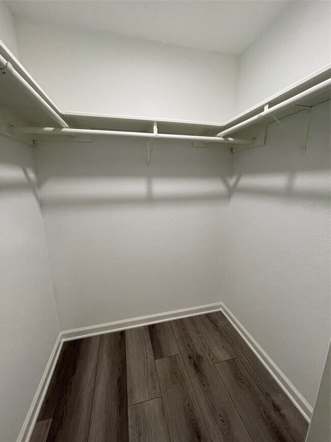 Building Photo - 2120 Wilcrest Dr