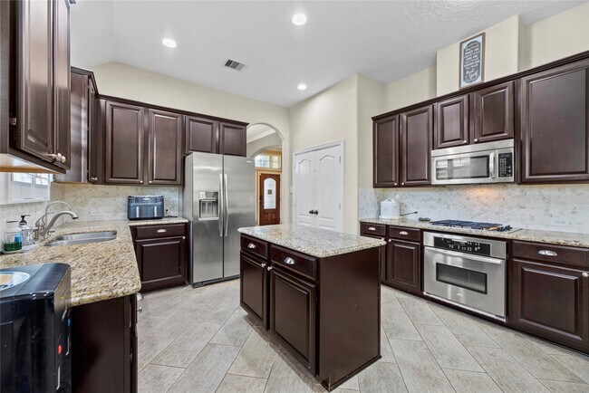 Building Photo - 21735 E Carolina Green Dr