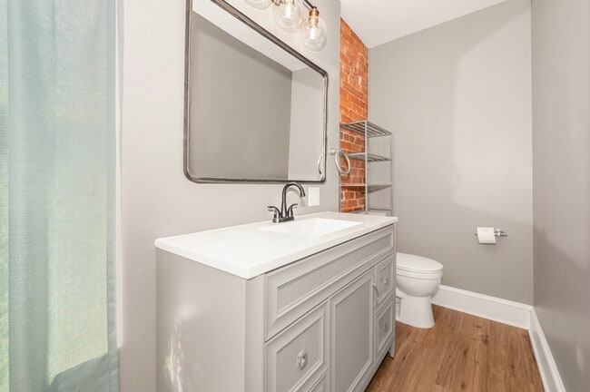 Building Photo - 617 N Maxwell Ave