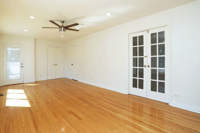 Building Photo - 409 Lexington Dr