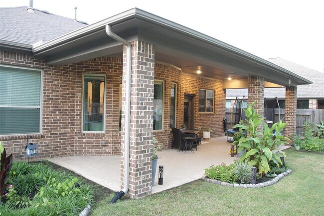 Building Photo - 9327 Victory Cyn Ln