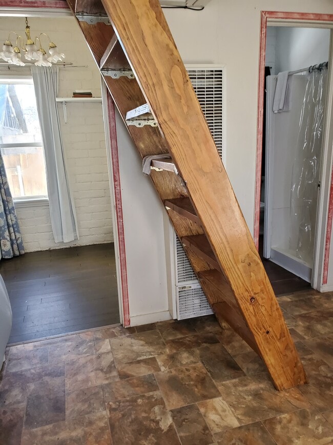 Building Photo - 131 Crowley Lake Dr