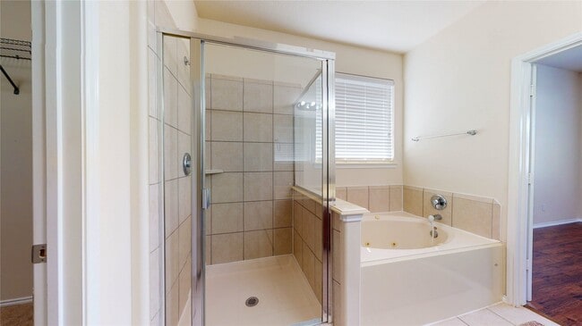 Building Photo - 3818 St Simon Manor Dr