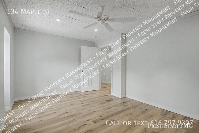 Building Photo - 134 Maple St
