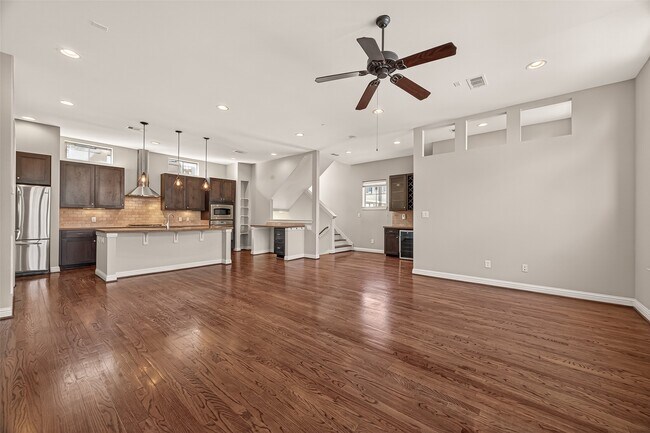 Building Photo - 5211 Eigel St