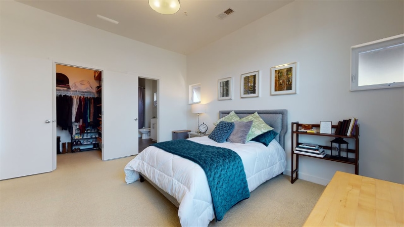 Building Photo - 506 N Mangum St