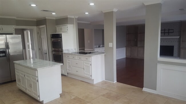 Building Photo - 1908 Newfields Rd