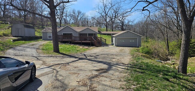 Building Photo - AVAILABLE NOW!!!! Large Lot and Northland ...