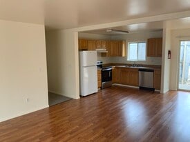 Building Photo - 5587 E Beaver Ave