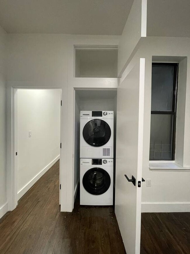 Primary Photo - 1802 Bay Ridge Ave