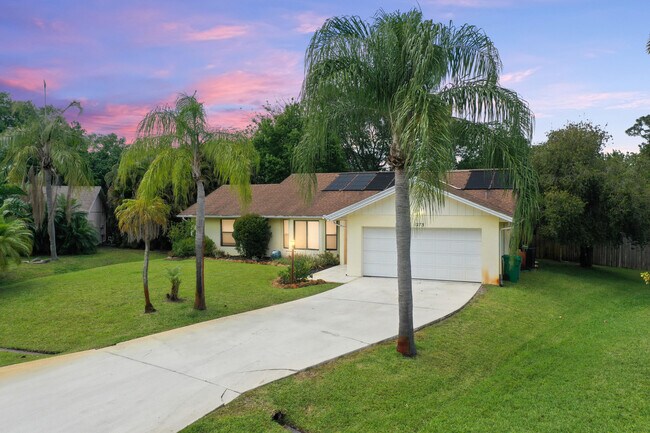 Building Photo - 1273 SW Albenga Ave