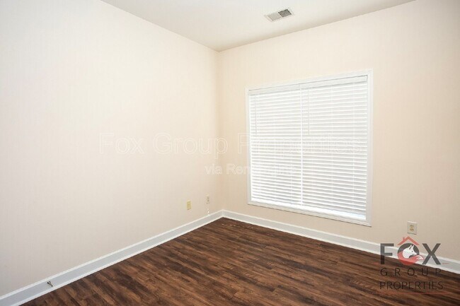 Building Photo - 8602 Beaver Creek Dr