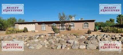 Building Photo - La Cholla & Magee Rd area - 3 bedrooms & 2...