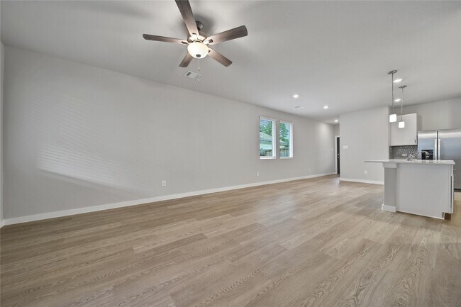 Building Photo - 6609 Lahna Oak Dr