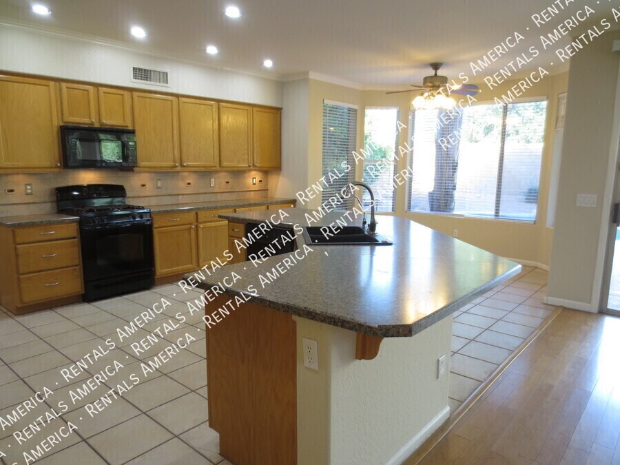 Building Photo - 2671 S Leonard Pl