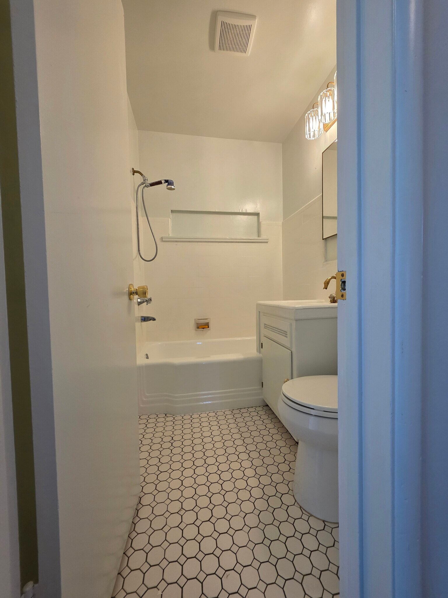 Building Photo - 3528 Laurel Ave