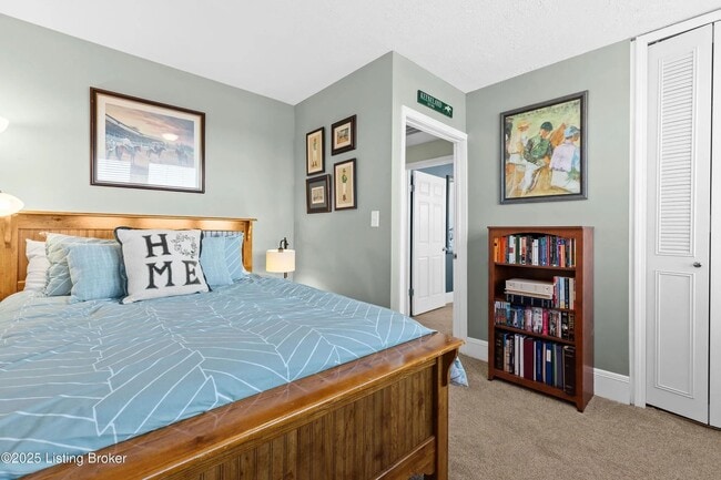 Building Photo - Spacious Home in the Heart of Clifton