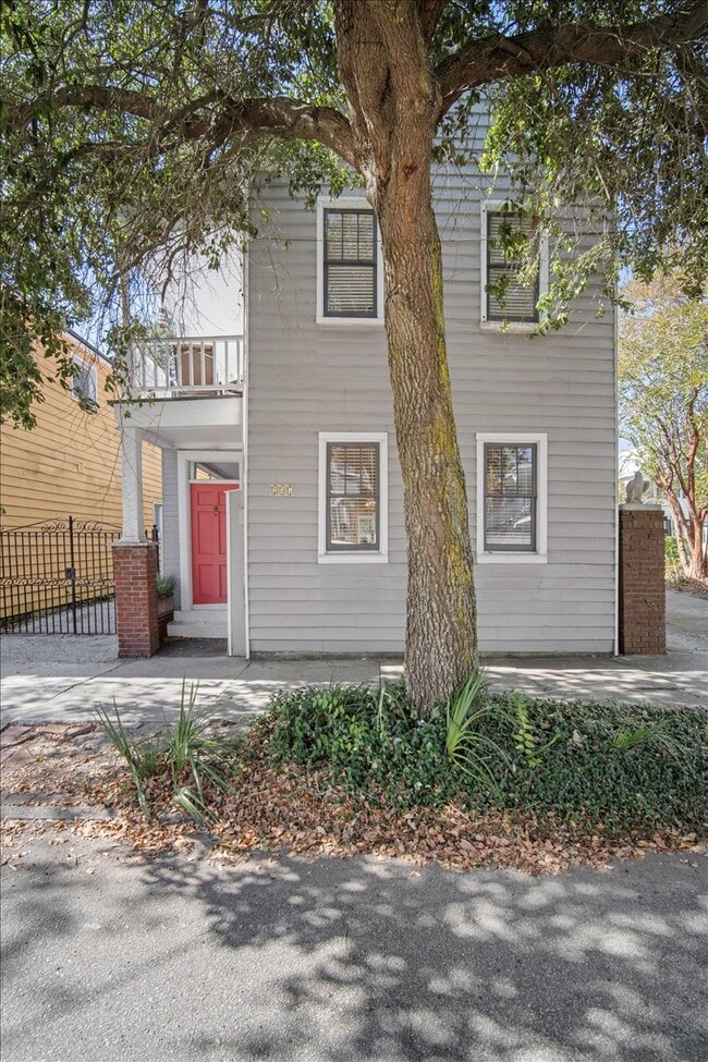 Building Photo - 237 Coming St