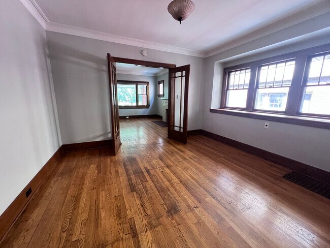 Building Photo - 00093 - Orchard Hill 256-258