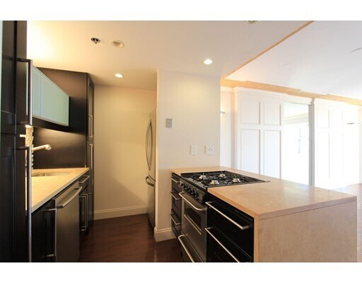 Building Photo - 21 Maywood St