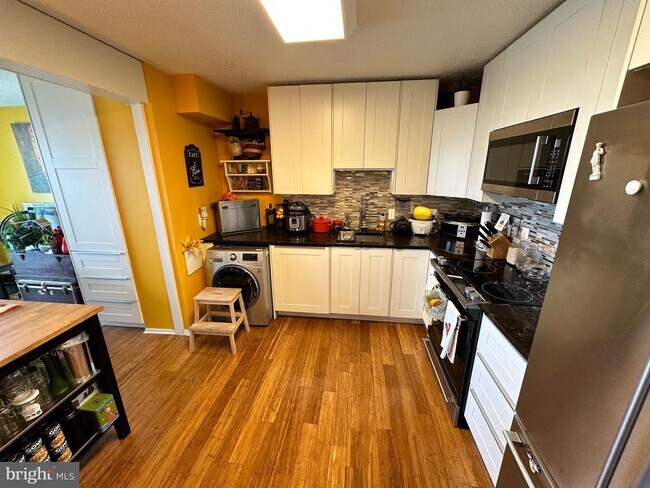 Building Photo - 6800 Fleetwood Rd