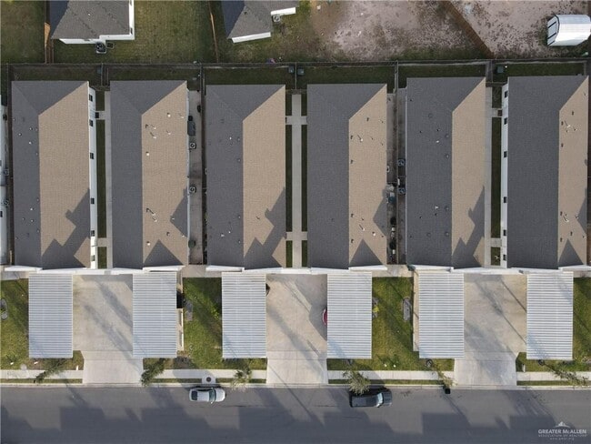 Building Photo - 18 Angelina Dr