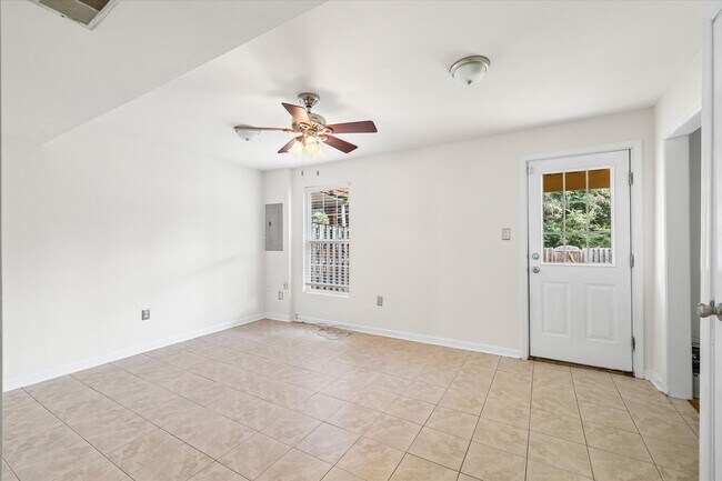 Building Photo - 4701 Colonnade Way