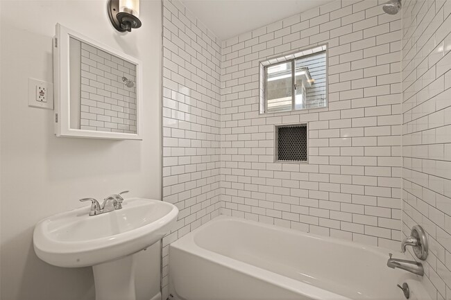 Building Photo - 1217 Heights Blvd