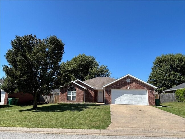 Primary Photo - 431 Spicewood Trail