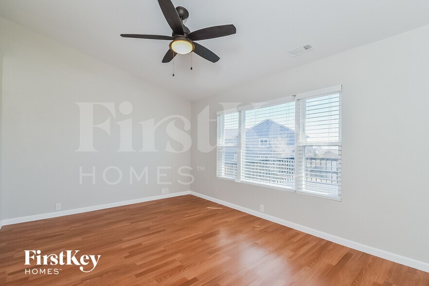 Building Photo - 5918 Vallecito Dr
