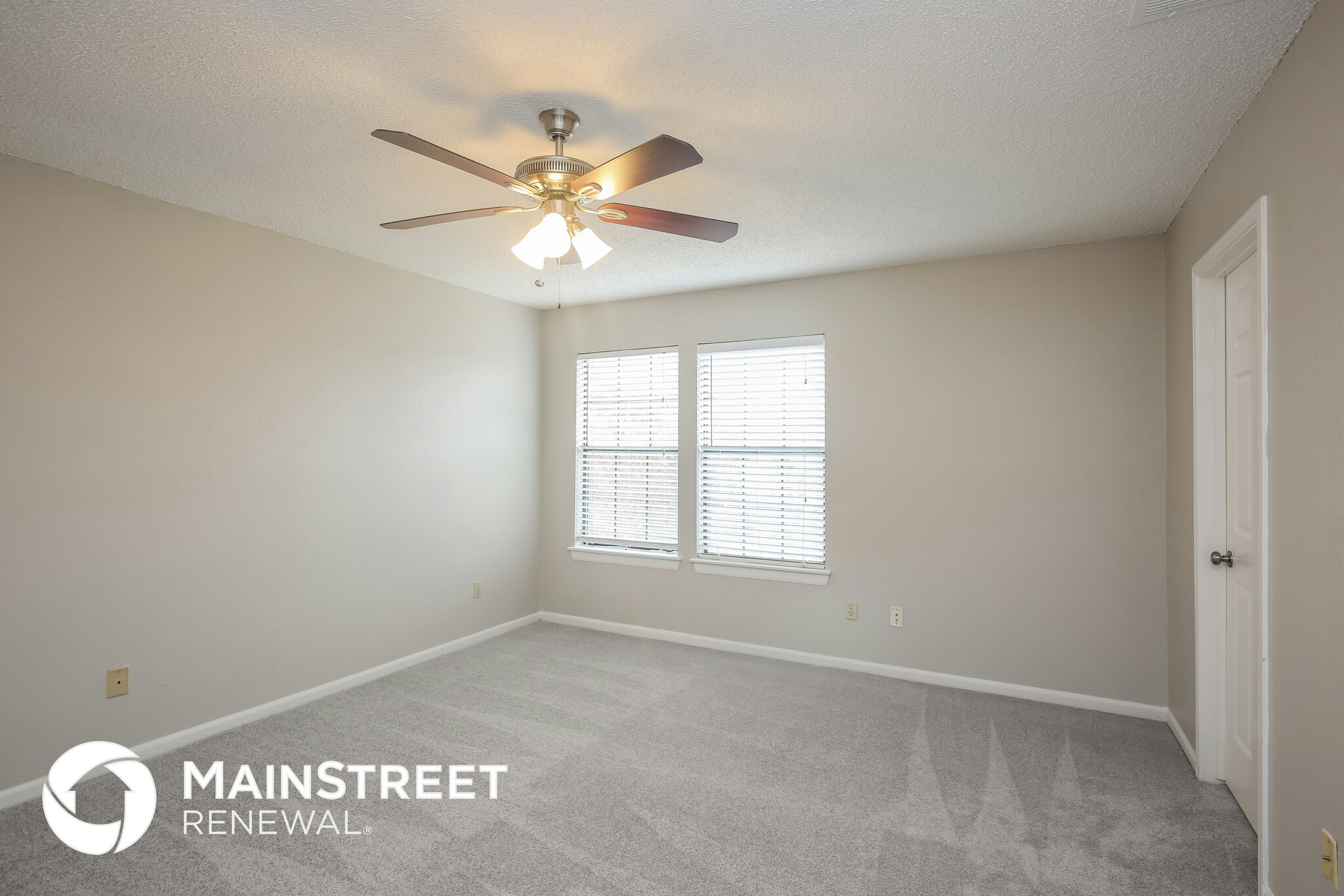 Building Photo - 5421 Carriage Ct