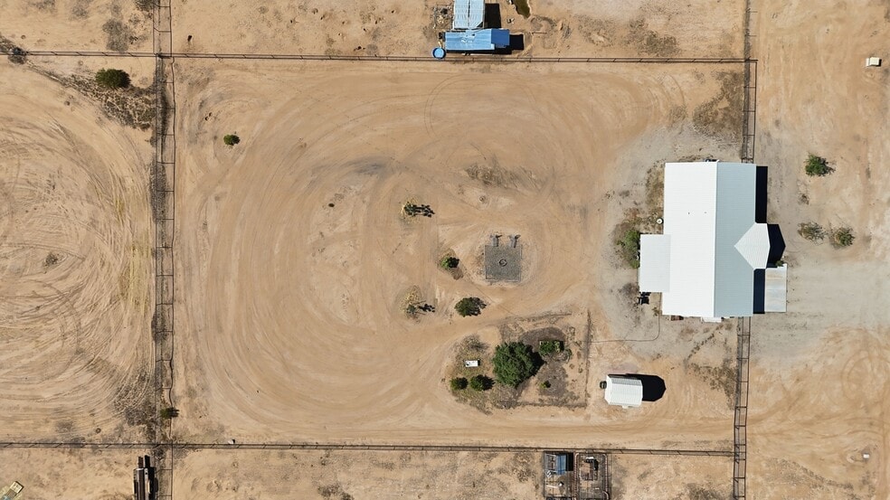 Building Photo - 8509 N Stacey Ln
