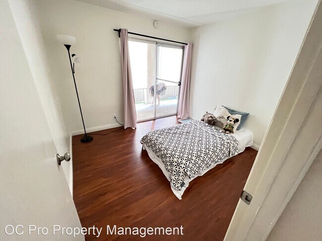 Building Photo - 2 br, 1 bath House - 21951 Rimhurst Drive ...