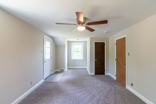 Building Photo - Rare 4 bed Gem in Marple Newtown