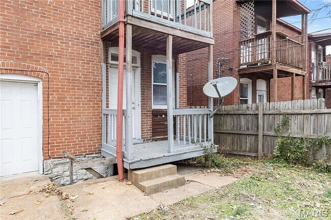 Building Photo - 4234 Dewey Ave