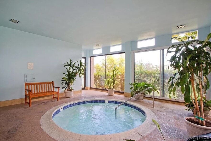 Building Photo - 4242 6th Ave