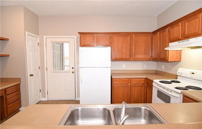 Building Photo - 3010 SE J St