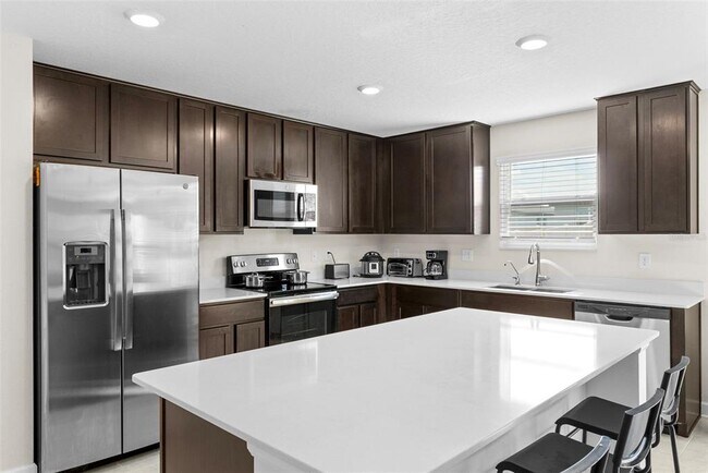 Building Photo - 740 Simone Ct